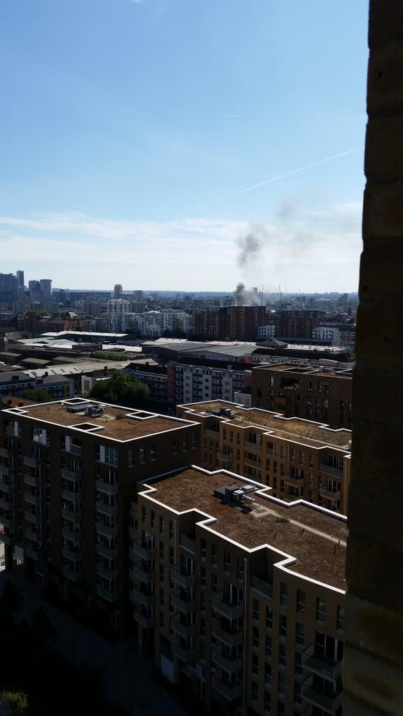 Dilly_Dally0's tweet image. @LondonFire big fire in East London