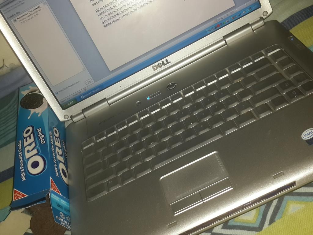 Shannyy_B's tweet photo. Busy typing my speech for tomorrow whilst listening to @KFMza with some Oreos of cause. #MagicInABox #Matric2015 β
β
http://t.co/9KryzN80jX