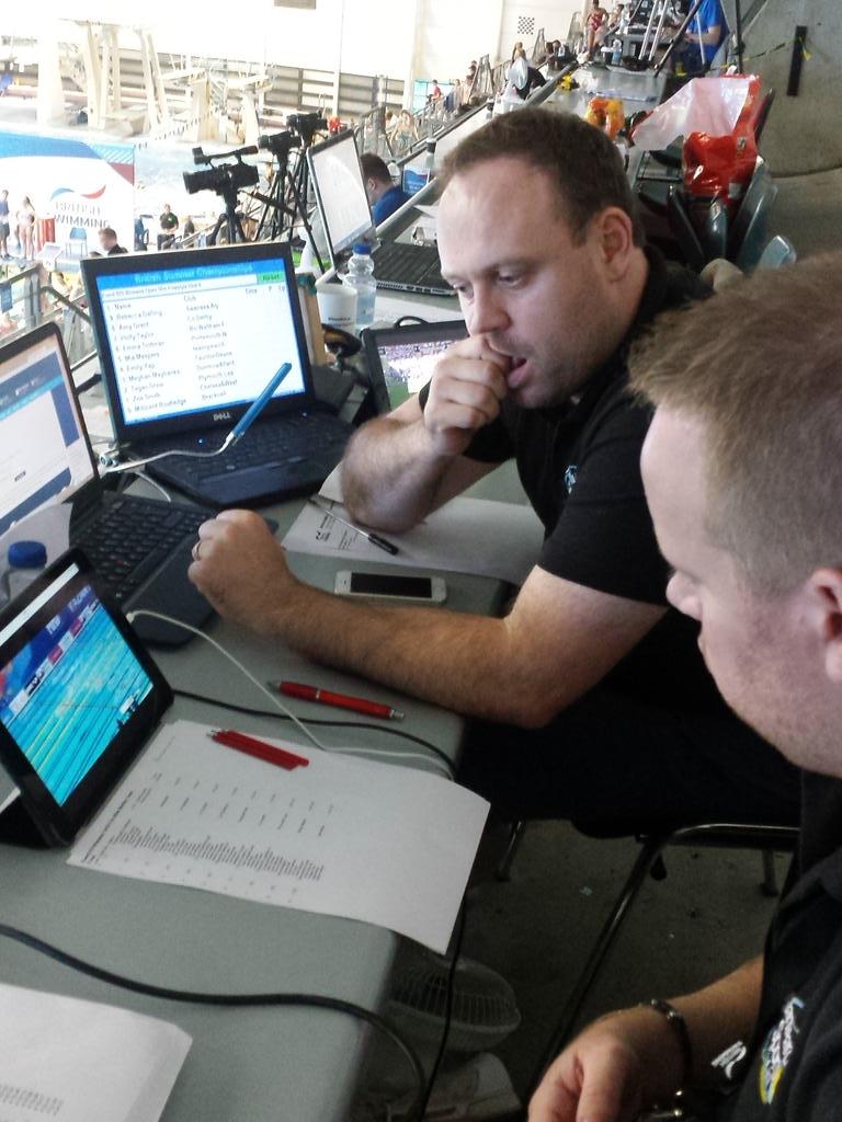 #BSC2015 commentators <a href="/AlanMarchSport/">Alan March Sport ltd</a> also catching up with the action in #Kazan2015