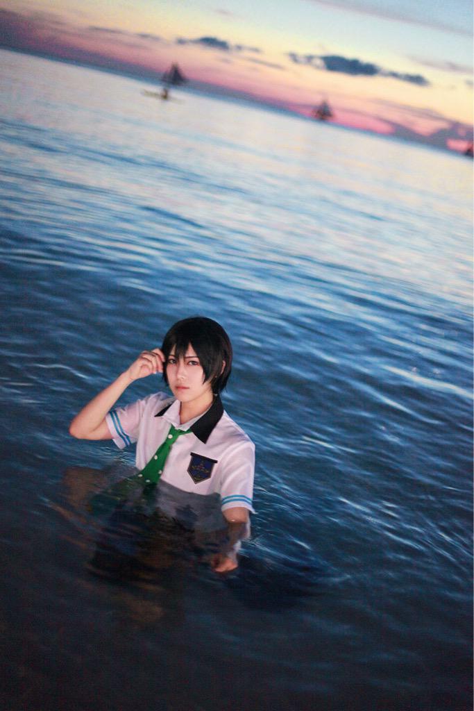 luoyucos's tweet photo. Free! cos  七濑遥cos【七瀬遥 cn落雨】【摄影：真的魂魂 】之前在长滩旅行的时候拍的cos。速报一张。 http://t.co/j5FhEIQAJD