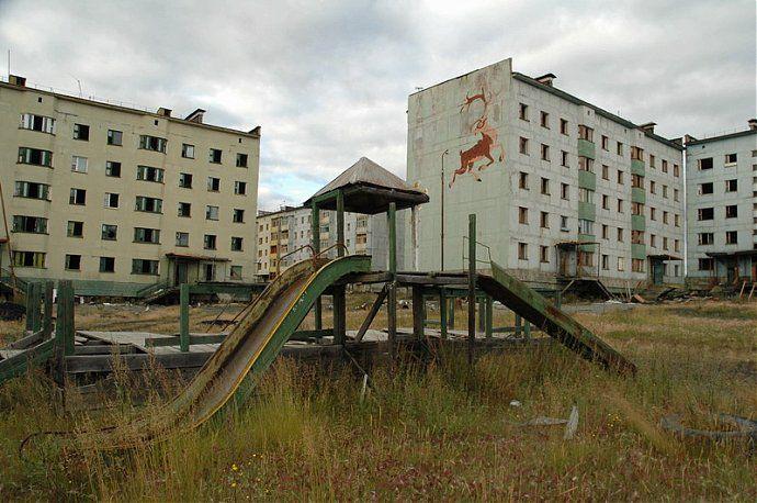 Заброшенный город Кадыкчан, Магаданская область, Россия.
