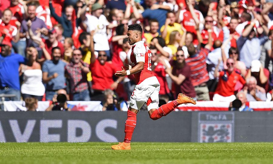 FrenchAFC's tweet photo. VICTOIREEEEEEE. LES GUNNERS REMPORTENT LA COMMUNITY SHIELD ! #AFC http://t.co/WO85kgvbJx