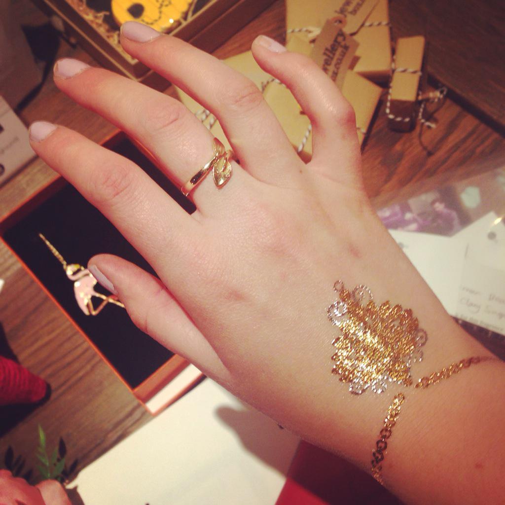 LettersMarion's tweet photo. Gorgeous @barebaroque tattoos 😍 #ScotBlogMeet #tattoo #barebaroque #scotblogger #blogger #fblogger #gold http://t.co/50Y3FawvOV