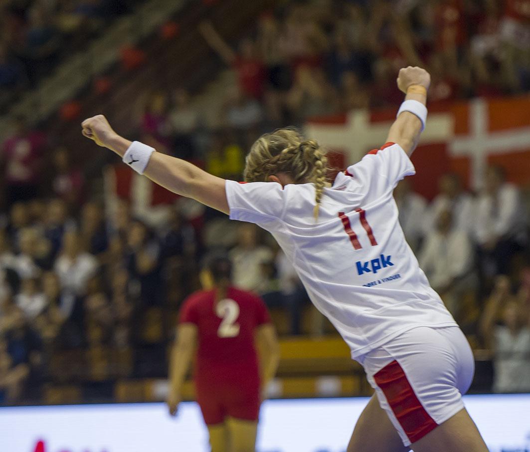 EHF_Activities's tweet photo. Congratulations to @dhf_haandbold - newly crowned W19 champions of Europe @W19Spain2015 http://t.co/tfRKAomstN http://t.co/RacqkYEsGl