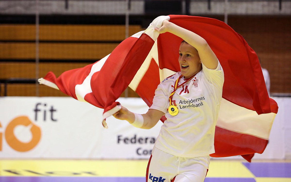 EHF_Activities's tweet photo. Congratulations to @dhf_haandbold - newly crowned W19 champions of Europe @W19Spain2015 http://t.co/tfRKAomstN http://t.co/RacqkYEsGl