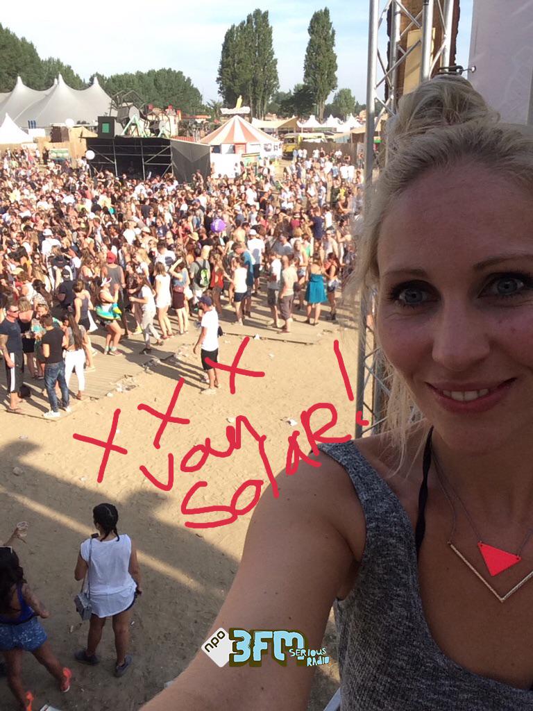 3FM's tweet photo. Ondertussen op #Solar2015 - feestje hoor!! #3FM http://t.co/yz4Z3vB31B