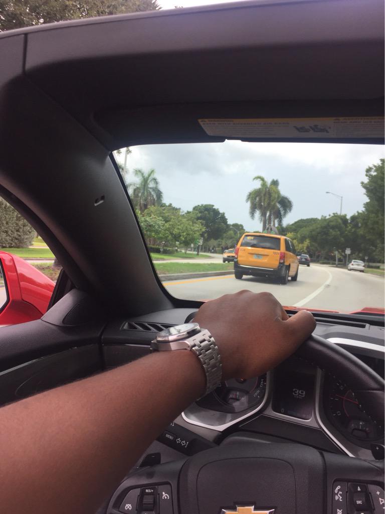 Japan3k's tweet photo. Top down, Miami beach baby http://t.co/A4BezMQK7V