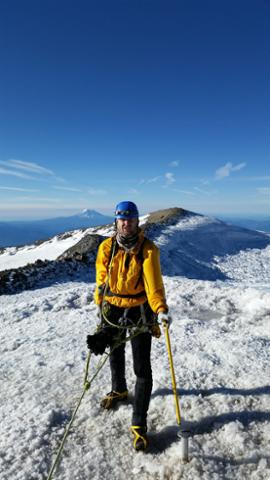DallinLBrooks's tweet photo. Climbed Mount Rainier 10,000' in 20 hours to reach the summit at 14,410'.  Last climb this year.  What a great time. http://t.co/5B7SdXGqAv