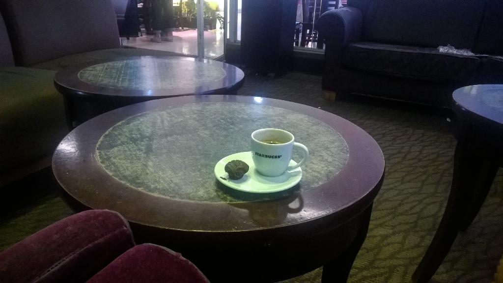 OsTrinta's tweet photo. 'Luz das estrelas laço do infinito. Gosto tanto dela assim!' #OsTrinta 😉 #coffe BT http://t.co/3WlKCpu9cD