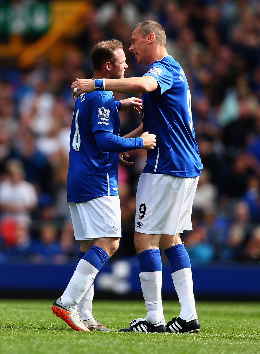 Everton's tweet photo. #BigDunc and @WayneRooney - reunited for the big man's testimonial. #EFC http://t.co/pbhVHcU4n0