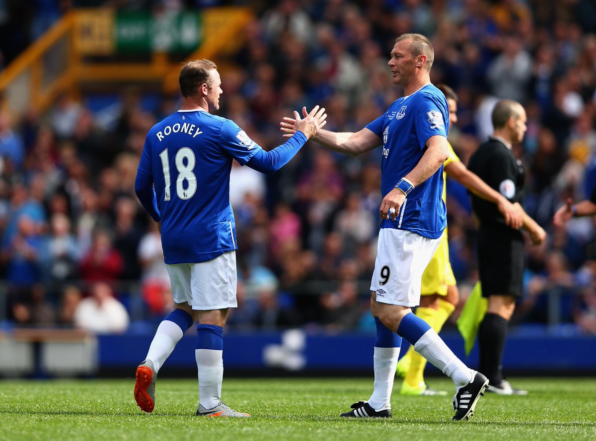 Everton's tweet photo. #BigDunc and @WayneRooney - reunited for the big man's testimonial. #EFC http://t.co/pbhVHcU4n0