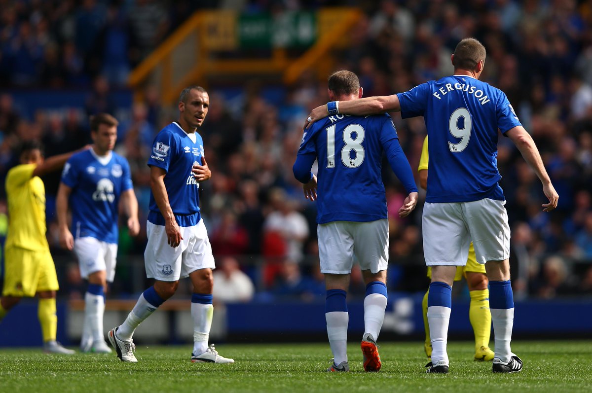 Everton's tweet photo. #BigDunc and @WayneRooney - reunited for the big man's testimonial. #EFC http://t.co/pbhVHcU4n0