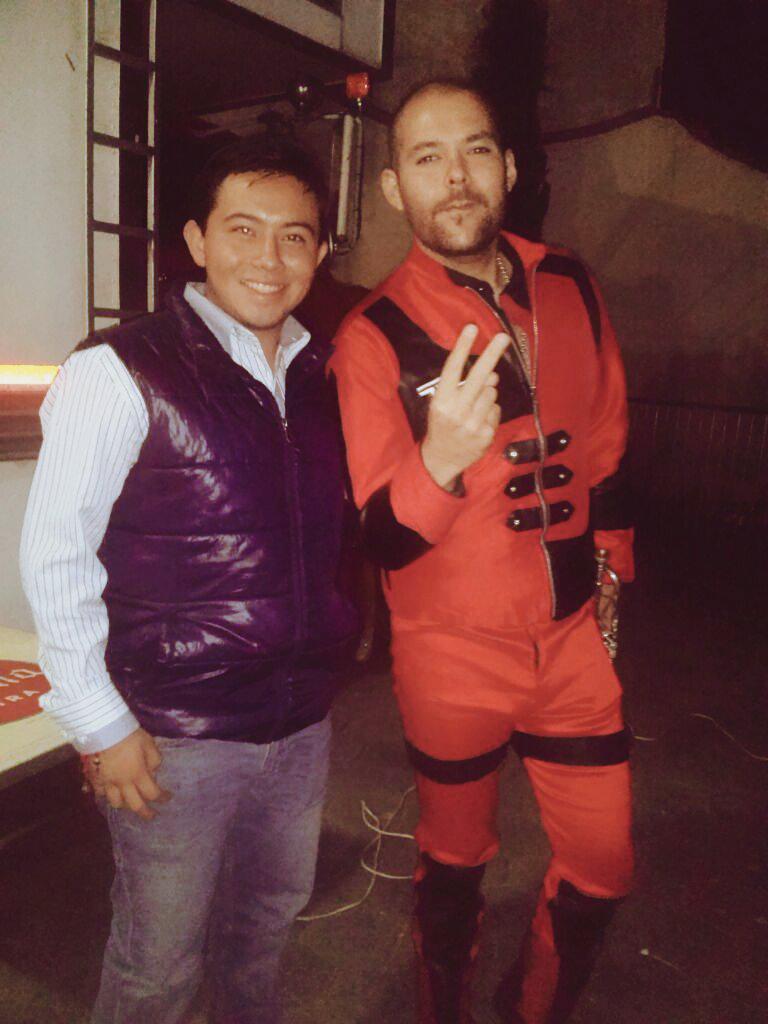 emerit3's tweet photo. #CompaPollo @elpollots1 @tierrasagrada1 Saludotes ! 👌☺✌ http://t.co/oNOIIhviDU
