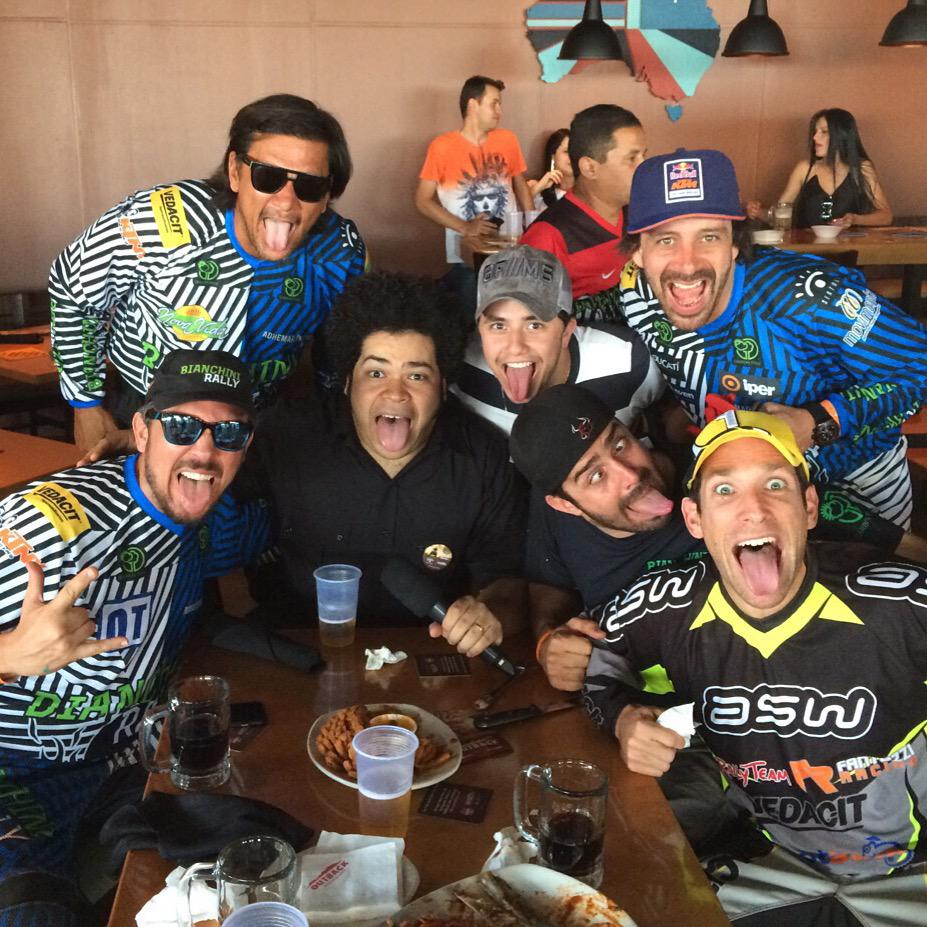 OutbackBrasil's tweet photo. O que o Robson Nunes, o Rally dos Sertões e o Outback têm em comum? Vem novidade por aí! #RallyOutback http://t.co/icW8q7VR27