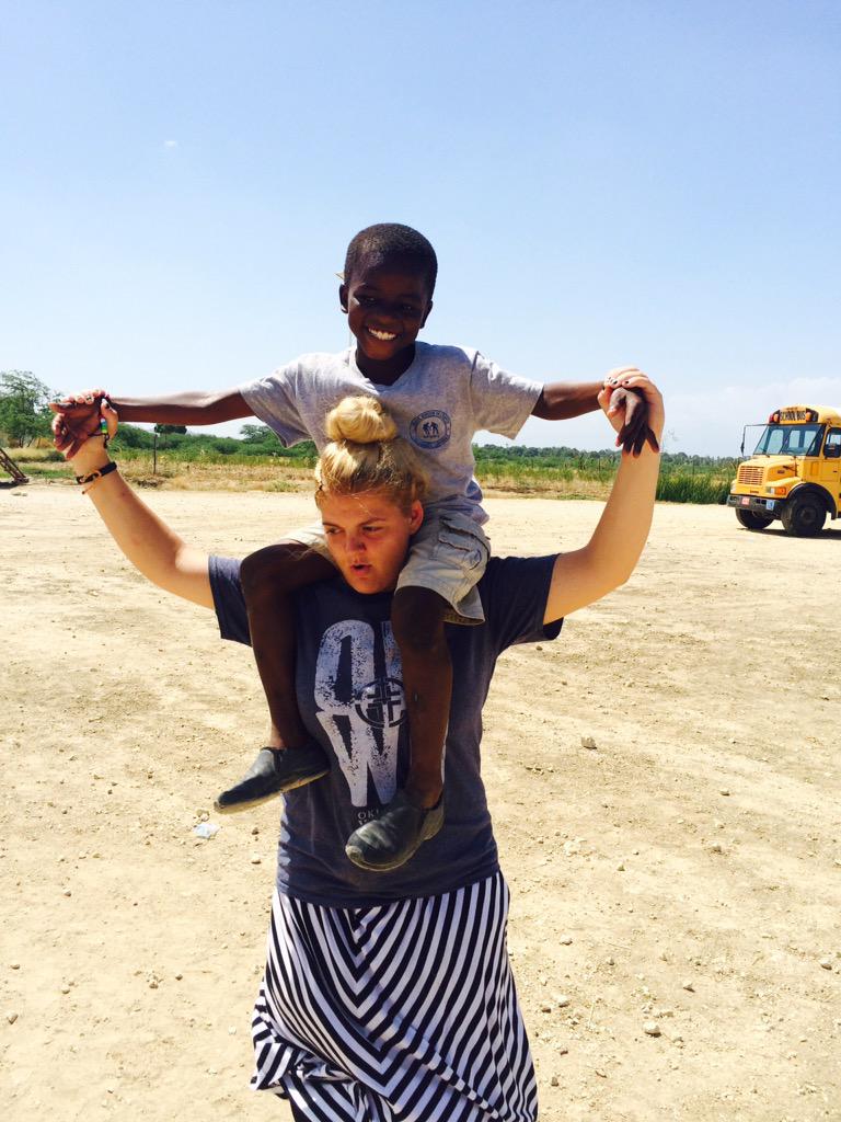 kendrac27's tweet photo. The beautiful sadness of the place that broke my heart.💙 #Haiti2K15 http://t.co/Ad7L5kIGYz