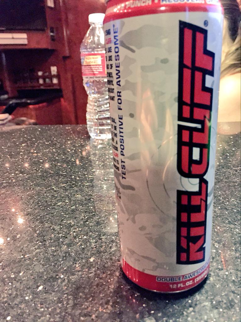 JoshMarunde's tweet photo. Post WOD. Pre meet n greet. #DoubleAwesomeness #KillCliff http://t.co/eAVVmRc8g5