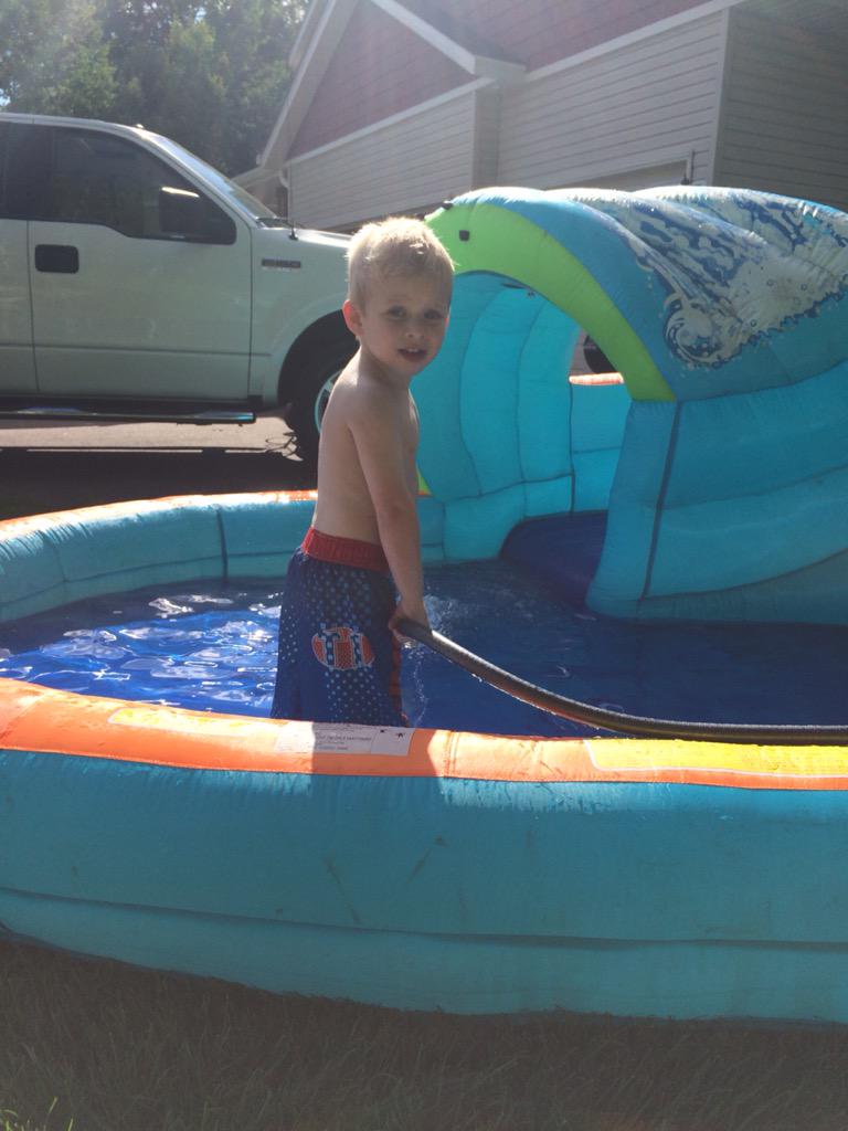 jennife25013526's tweet photo. #dogdaysofsummer #cartwheeldeal @lancem313 @DeannaBrian @erichawilson @JoeWhiteEffect @specialkglass @MEDavis428 http://t.co/0RVemMzwUe