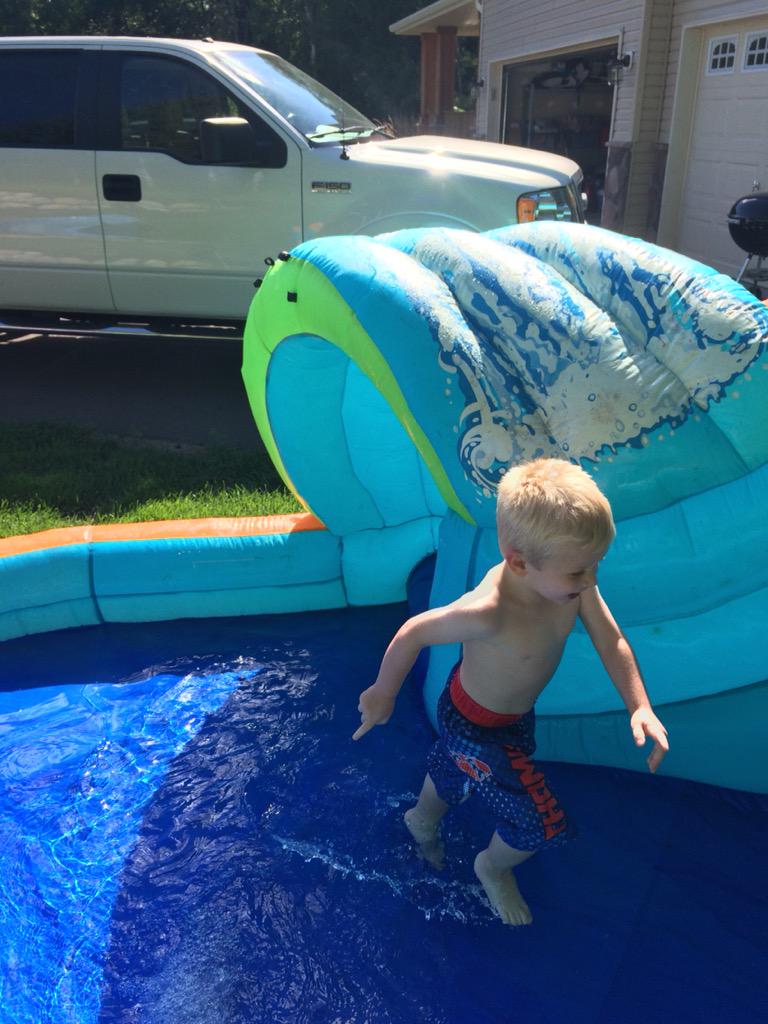 jennife25013526's tweet photo. #dogdaysofsummer #cartwheeldeal @lancem313 @DeannaBrian @erichawilson @JoeWhiteEffect @specialkglass @MEDavis428 http://t.co/0RVemMzwUe