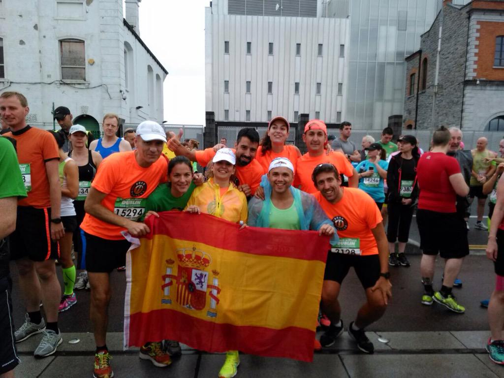 alfonmg's tweet photo. #BeerRunners por el mundo, hoy los @BeerRunners_es de Madrid en la #HalfMarathon de #Dublin a topeeeee! @rauletemv http://t.co/HKq02S0jCC