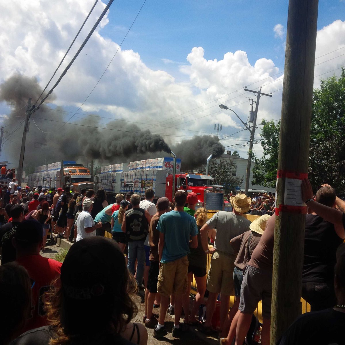 kochelevators's tweet photo. Great day at #elrodeo yesterday #trucks #dieselsmoke http://t.co/qdWQAXSmkK