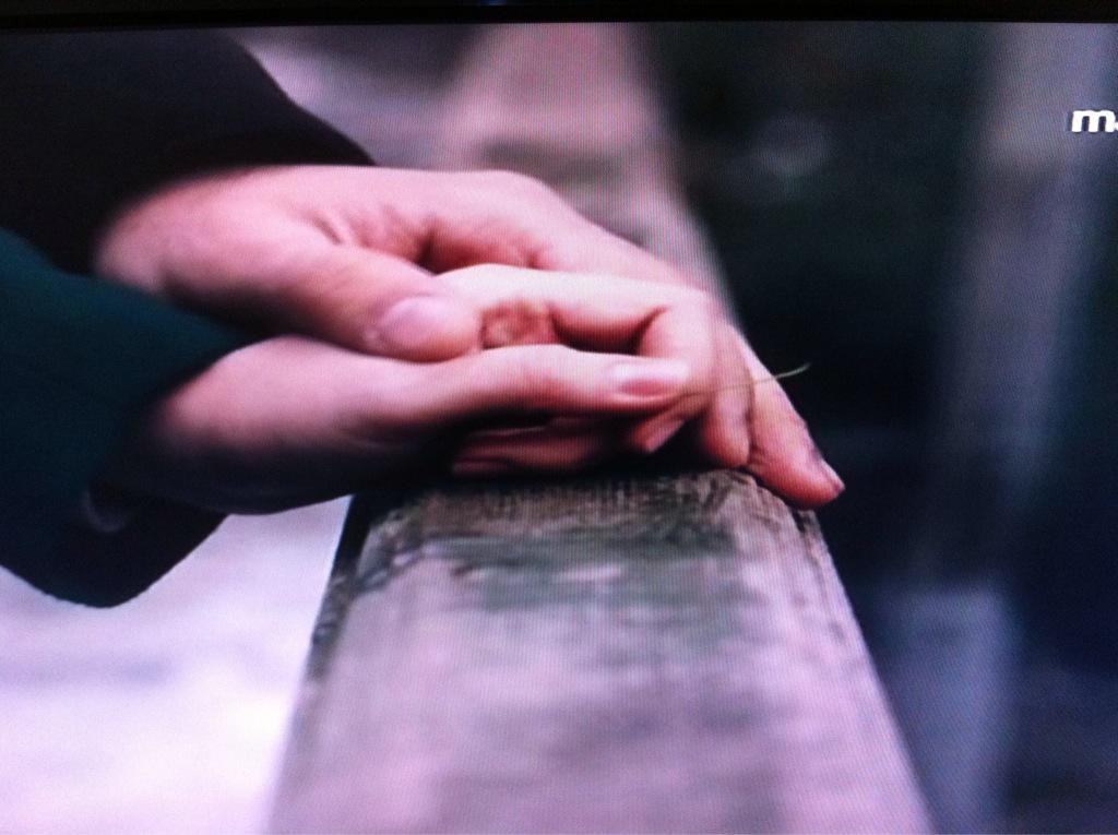 feridenizyldz's tweet photo. Yaaa çokkk güzelsinizzzz😭😭 #feride #kamran #çalıkuşu #maxsmart http://t.co/1wBIBfOFRw