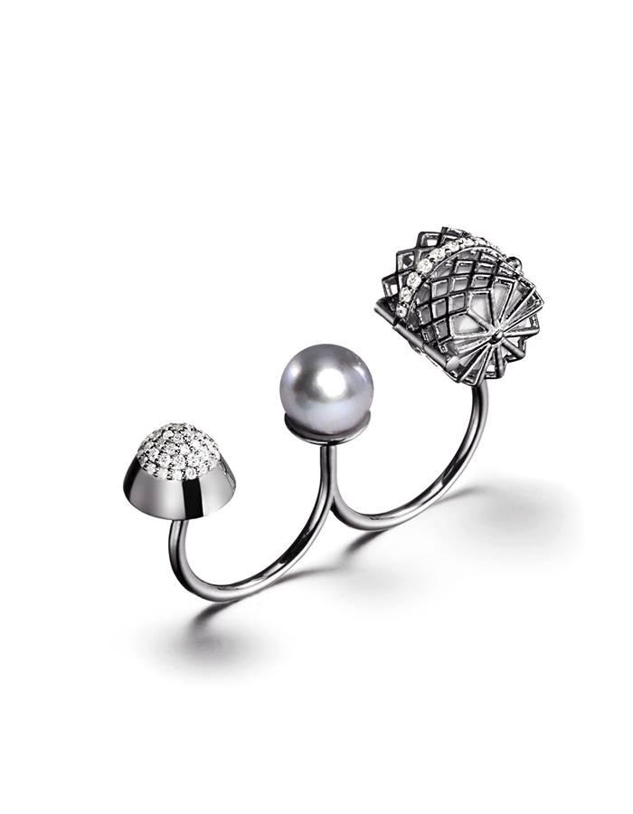 This gorgeous @Bykilian ring doubles as a perfume: lcky.mg/1KEIhHP