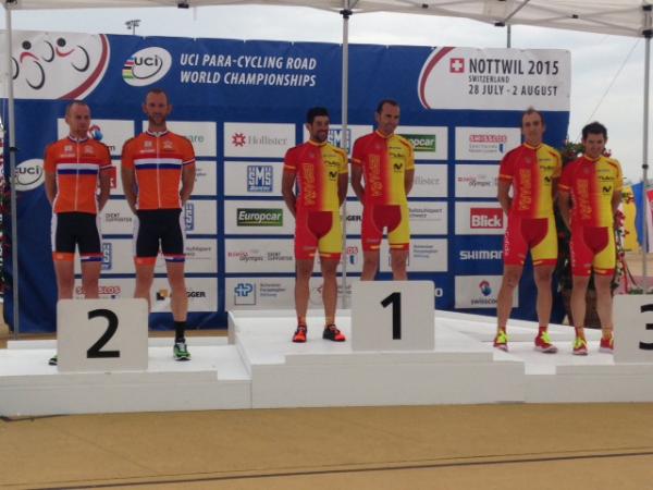 SportSocialClu6's tweet photo. España cierra el Mundial de ciclismo adaptado con seis medallas
Ellos si #Merecereconocimiento
http://t.co/TuYQCpBysX http://t.co/ASnSWg3e9l