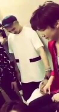 _ri_la's tweet photo. โมเม้นที่ไม่คิดว่าจะเกิดขึ้นจริง #รักนี้คิตตี้พูห์ #MIBOB หรือ #BOBMI อันไหนดี #WINWINGAME กบฏแรงแต่ละมุนเอาใจไปเลย http://t.co/dDAJYrswjr