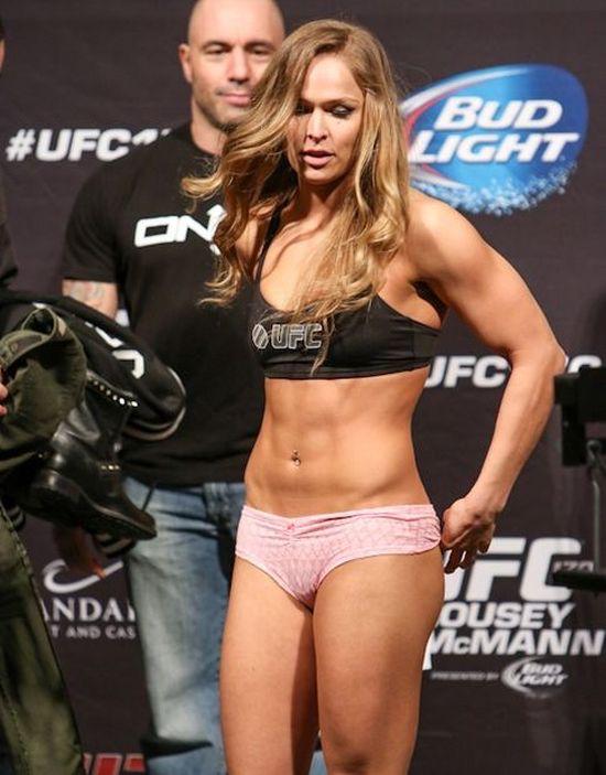 MeninistTweet's tweet photo. i'd only last 30 seconds with ronda rousey too http://t.co/rBzSpB8T8L