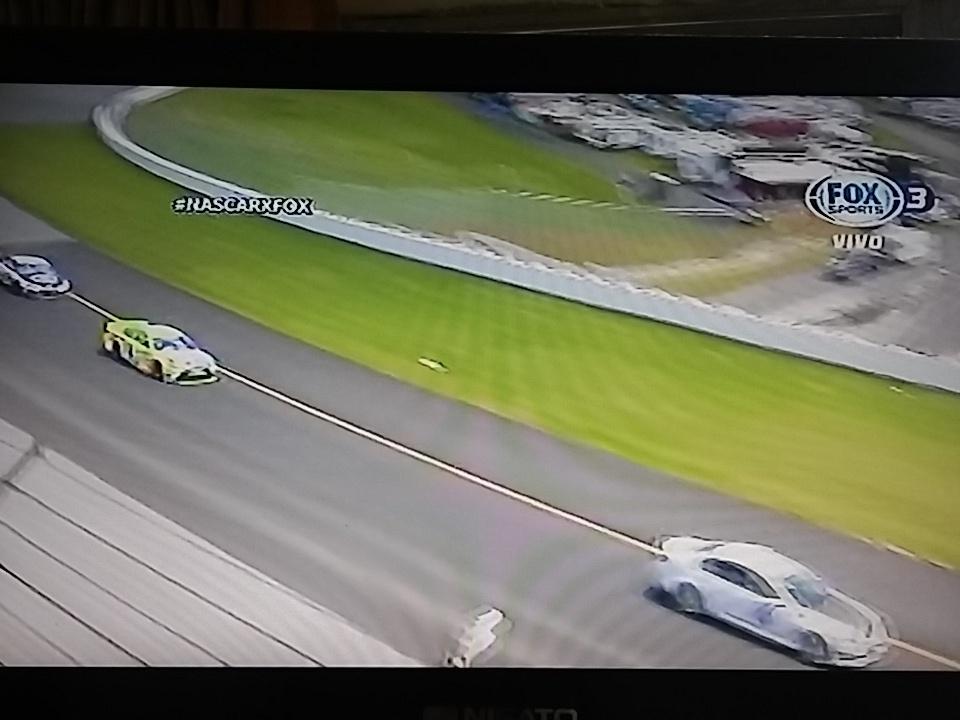 cfsarmient's tweet photo. #nascarxfox #nascarspritcupseries #loverace #lovecar #poconospeedway @FOXSports_sur3 http://t.co/IgUnX3cKyf