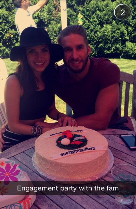 prasomsy's tweet photo. I can't deal with this! They're So cute! #Obsessed #TeamShawn #Teamkaitlyn #TeamBoothstowe http://t.co/AaUY41C5E8