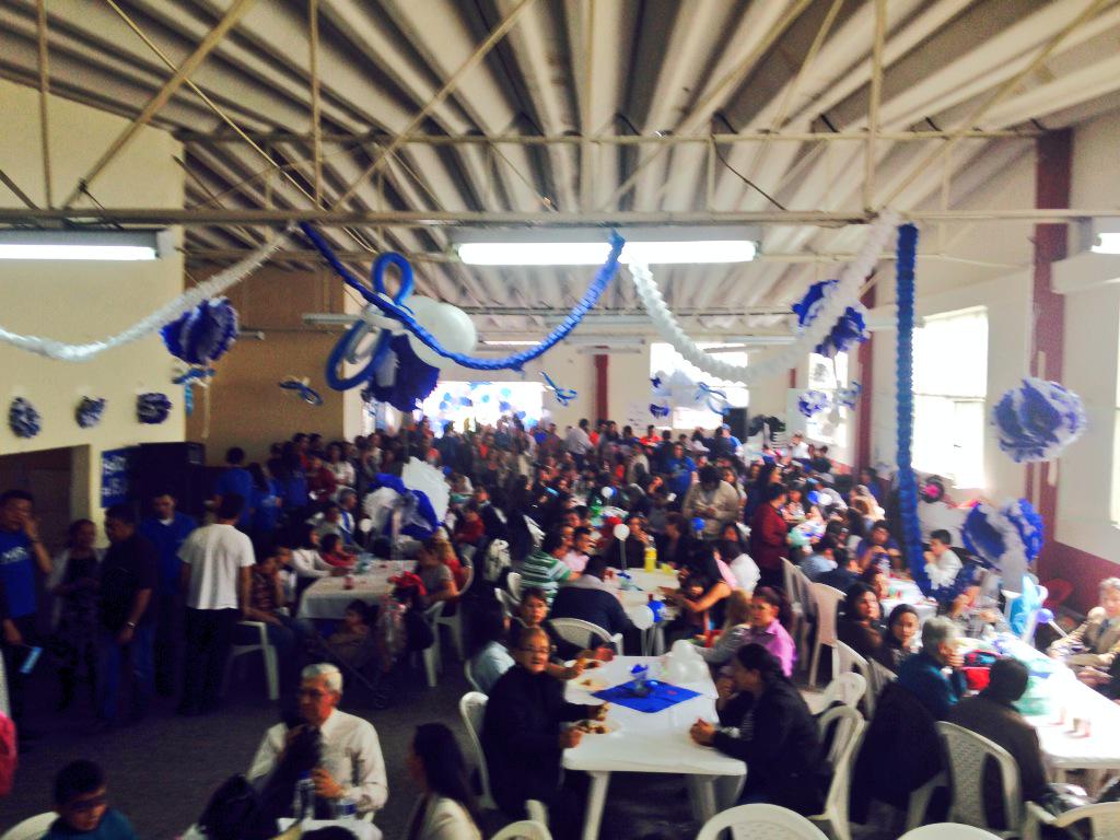 gloria_stella's tweet photo. Gran celebración 15 años de @MovimientoMIRA en compañía de candidatos a la JAL de Localidad de Bosa y @carlos_guevara http://t.co/vgke9P3plV