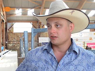 StrimeoTV's tweet photo. #Rodeo w #Ścięgny - można się trzymać tylko 1 ręką!
Archiwum #Strimeo - http://t.co/5CDK0Tbtaz
#Karpacz #DolnyŚląsk http://t.co/30jmIhG13V