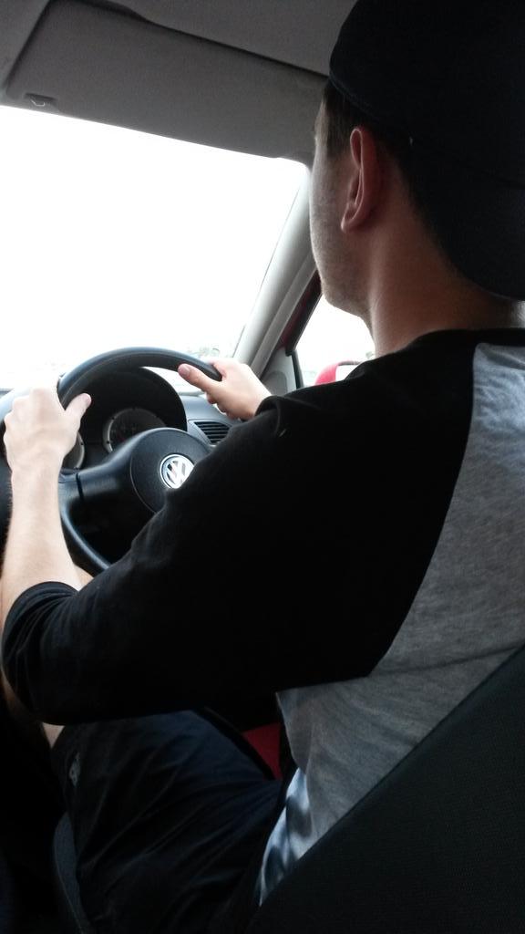 Kyle_Miller97's tweet photo. World's worst driver @joshbates94 http://t.co/7I2m00HxWT