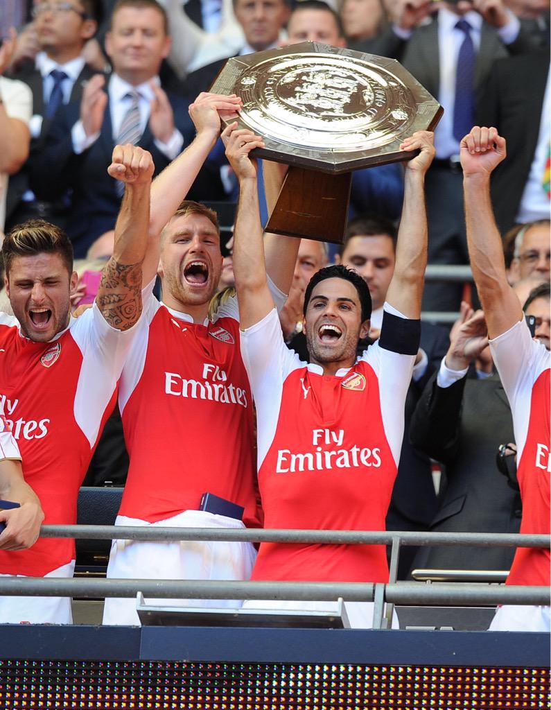 m8arteta's tweet photo. Such an honour being part of this Club and this Team! /Un honor forma parte d éste equipo! @Arsenal #CommunityShield http://t.co/g1hQ1bs6wV