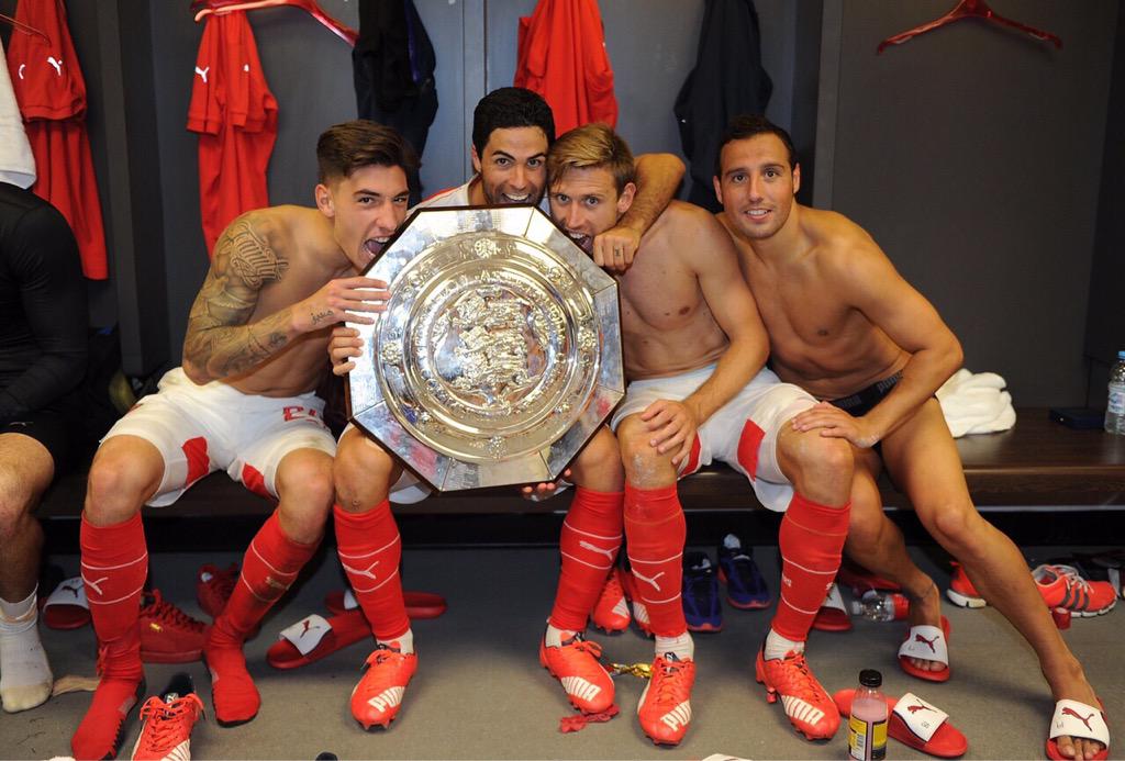 m8arteta's tweet photo. Such an honour being part of this Club and this Team! /Un honor forma parte d éste equipo! @Arsenal #CommunityShield http://t.co/g1hQ1bs6wV