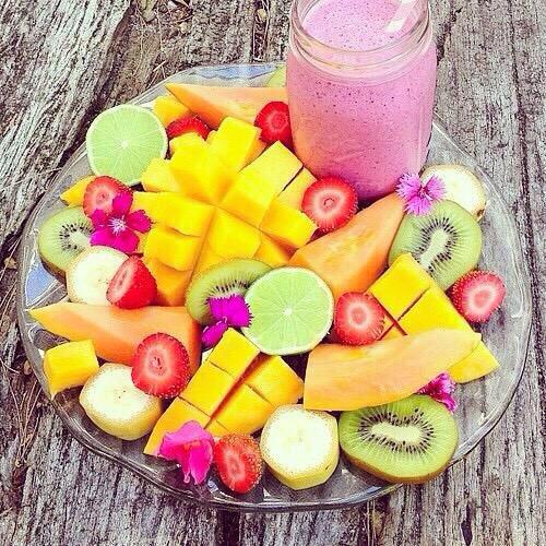 Futalors's tweet photo. Les fruits en Été👌👅🍍🍇🍓🍉🍋🍐 http://t.co/2aZ3D1eddO