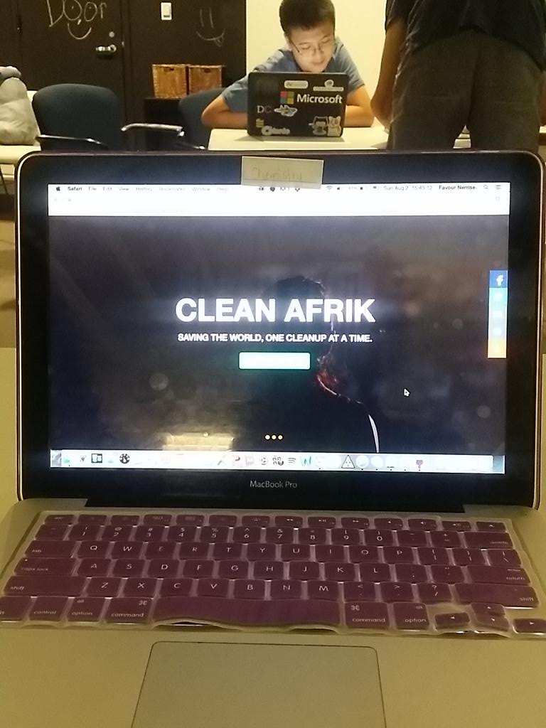 fnerrise's tweet photo. Presenting our project. First hackathon declared a success! @DCHacksOfficial #dchacks #girlswhocode http://t.co/f8Gx3hJsGC