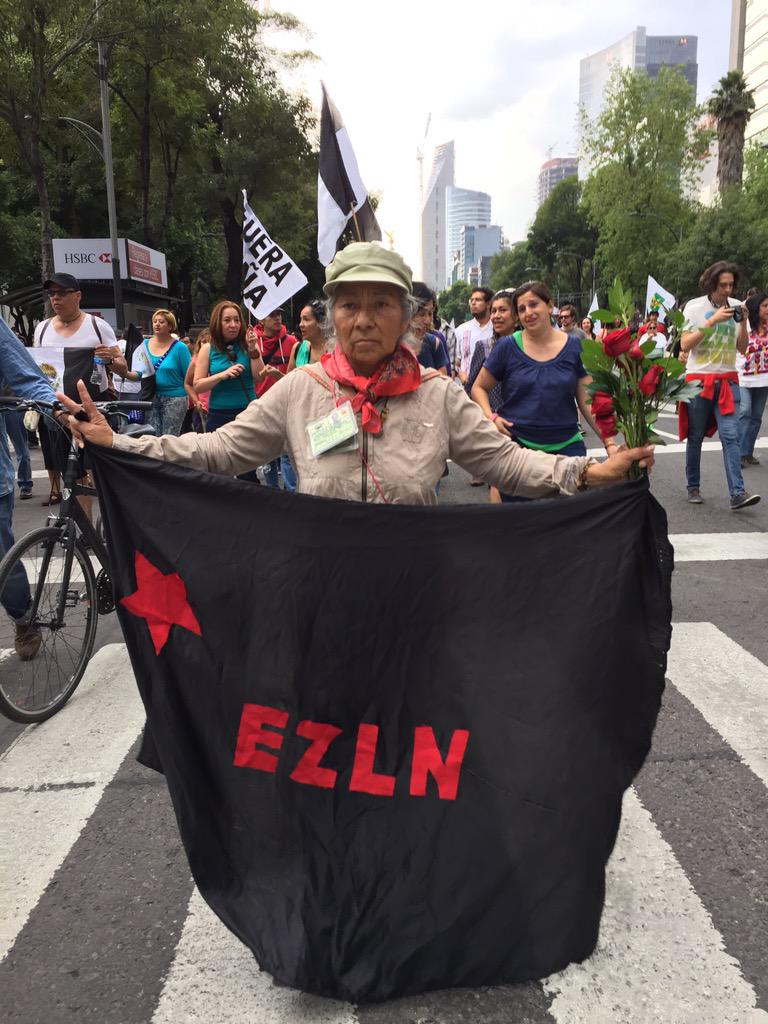 epigmenioibarra's tweet photo. Dolor y lucha hermanan causas.Ayotzinapa y Narvarte.PaseDeLista1al43 10pm #JusticaParaRuben #JusticiaParaLxs5  RTxfav http://t.co/6OBApTQFnu