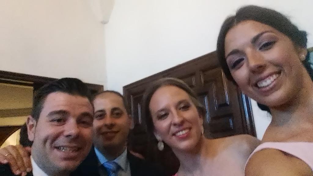 trsaaaa's tweet photo. #SelfieTestiguero #BodaIsayJose http://t.co/RR7RbGfCM6