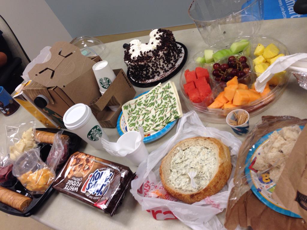 Mizzvaine's tweet photo. Coworkers did a potluck on my last noc shift ever! I am no longer a vampire 😁 happy Sunday! #byenightshift #nurselife http://t.co/lGNa5O2Spz