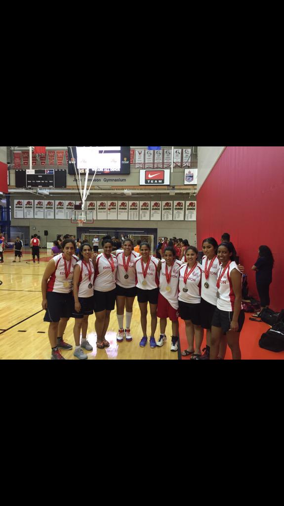 CAIGEdmonton's tweet photo. Our silver medalists!! Proud of you girls! #CAIG2015 #YEG @CAIG2015 http://t.co/SZOYAMod8T