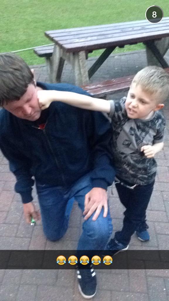 xRachelx88's tweet photo. That's what happens when you mess with my mum 😂 get on your knees and apologise @oafcjc @HeysideCC http://t.co/uJQHcV5Ty1