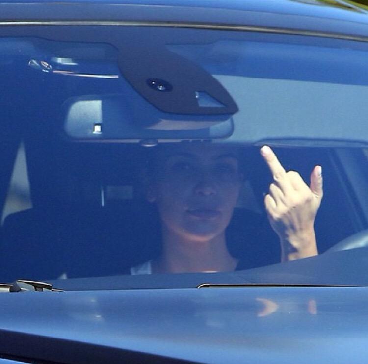 khloekardashian's tweet image. Mood... 😝