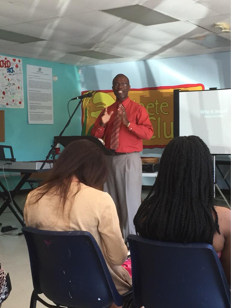 SeanABynum's tweet photo. Blessed to have @ibelt12 from @Vision_Church preach the Word at @ConnectRDU today! #WeAreFamily #WeAreConnectChurch http://t.co/Yhe8ZaCltK