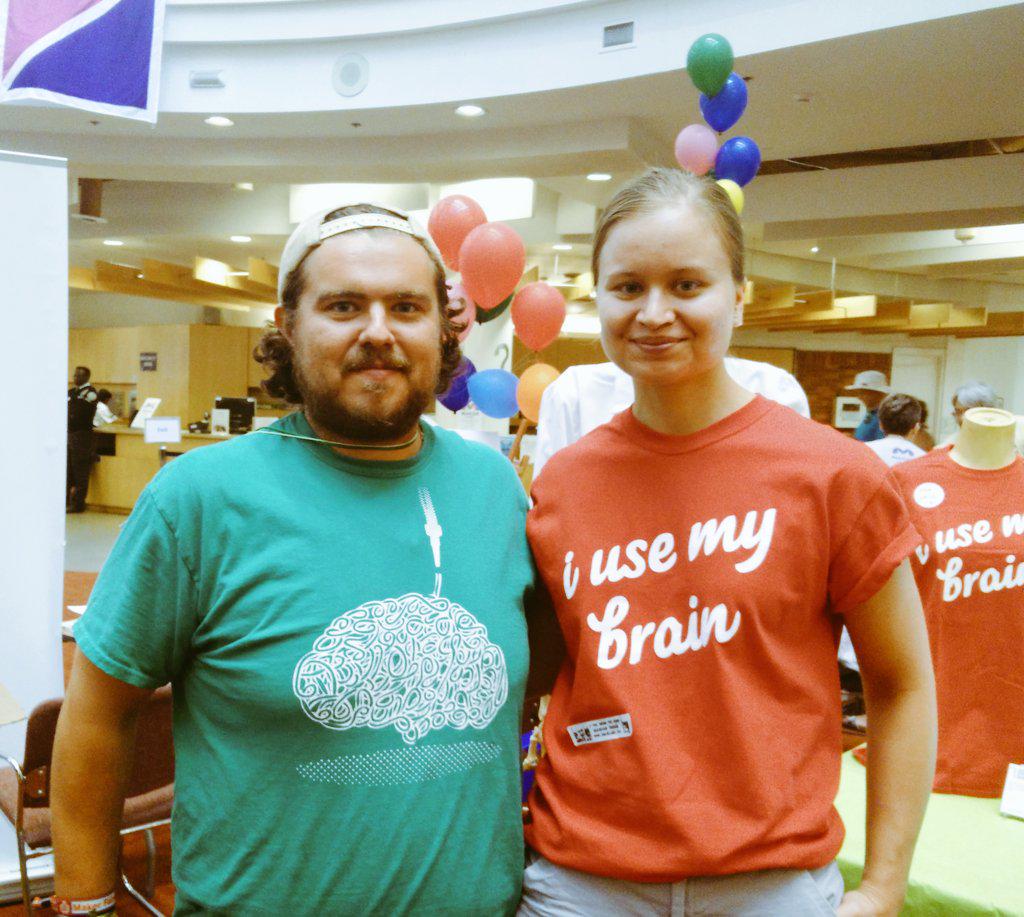 structur3Dprint's tweet photo. Great minds think alike. Let's put our brains together. #extrudeyourbrain #iusemybrain @MakerFestivalTO @HelloAction http://t.co/1FmwjXgaUo