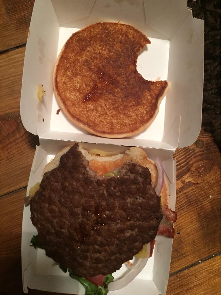 GregWatkinson's tweet photo. @McDonalds I would've thought that the BBQ smokehouse burger needed BBQ sauce? http://t.co/AZcNNfAoGf