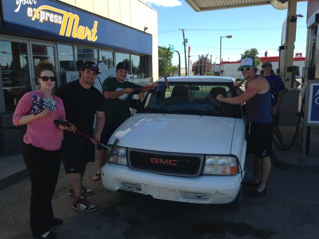 SawyerBuett's tweet photo. #thunderactsofkindness #togetherweroll http://t.co/AfM90vjzw0