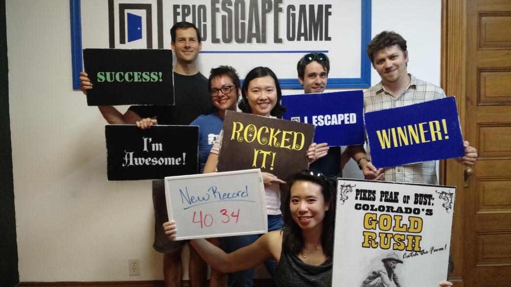 chiuki's tweet photo. We escaped! http://t.co/Qvn9TvzR4v