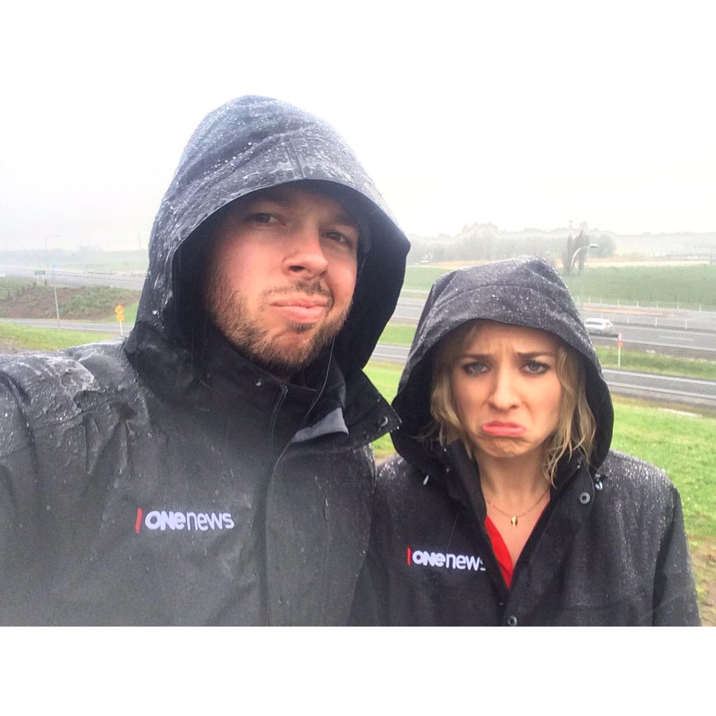 SelHawkins's tweet photo. Bit wet in Tauranga this morning! @BreakfastonOne http://t.co/9tazB1SD5s